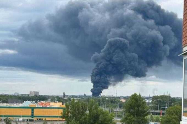 В Москве произошел сильный пожар в складской зоне у станции метро &laquo;Черкизовская&raquo;